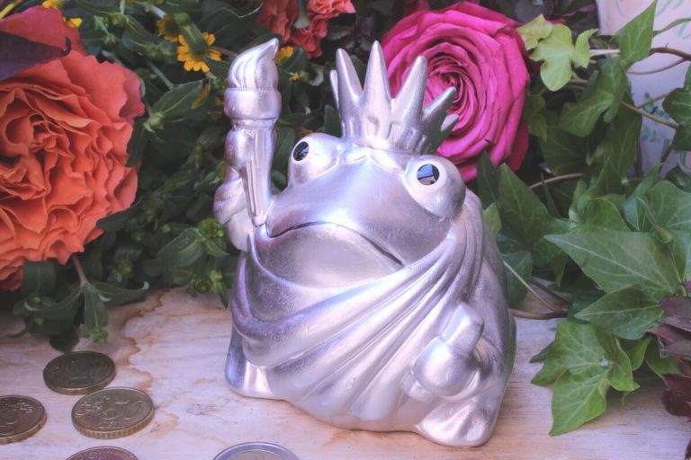 Pomme Pidou Spardose Frosch Klein Silber mit Zepter