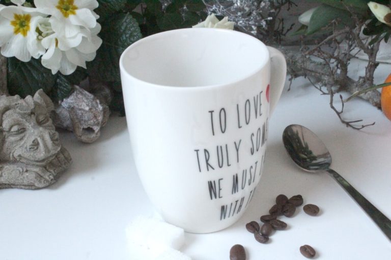 Henkelbecher Sprüche Tasse Kaffeetasse To Love Truly Some On, We Must Laugh With Them