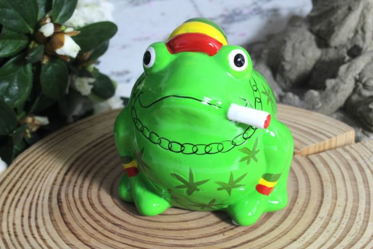 Pomme Pidou Spardose Frosch Freddy Peace