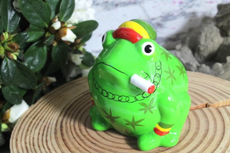 Pomme Pidou Spardose Frosch Freddy Peace