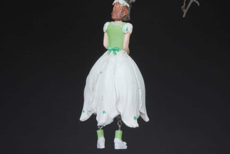 Deko Figur Blumenmädchen Marzenbechermädchen zum Hängen