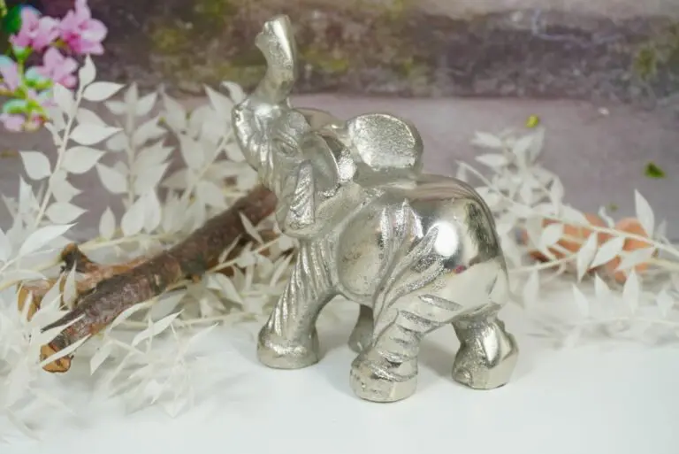 Dekofigur Baby Elefant Skulptur Alu Silberfarben