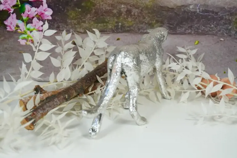 Dekofigur Leopard Skulptur Silberfarben