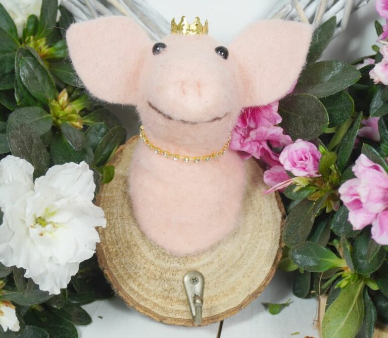Baden Garderobe Kleiderhaken Schweinchen mit Krone