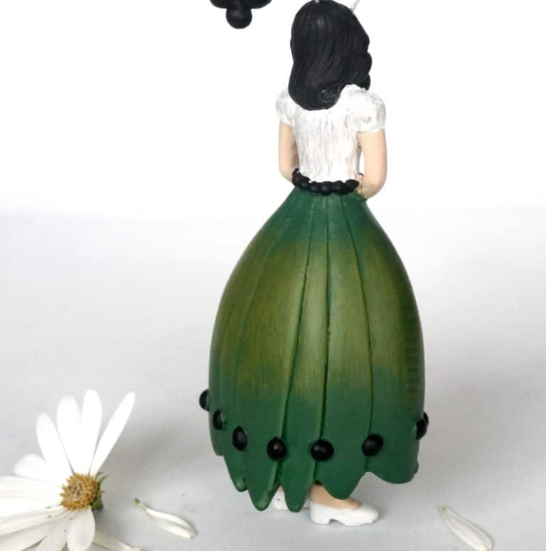 Deko Figur Blumenmädchen Ligustrumbeerenmädchen zum Hängen