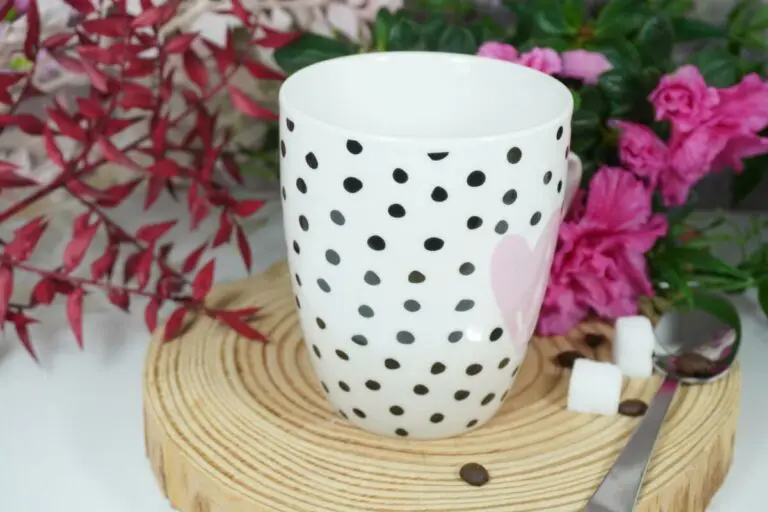 Henkelbecher Sprüche Kaffeetasse Herz Pünktchen