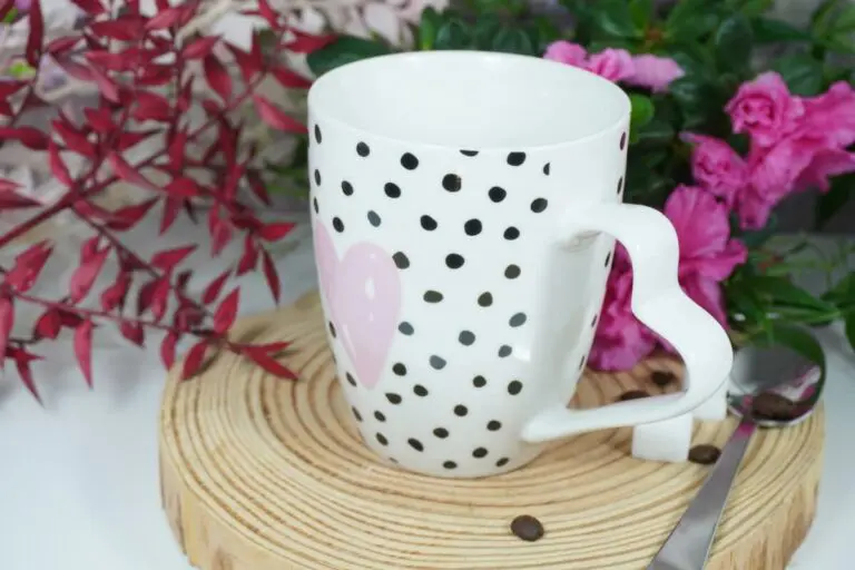 Henkelbecher Sprüche Kaffeetasse Herz Pünktchen