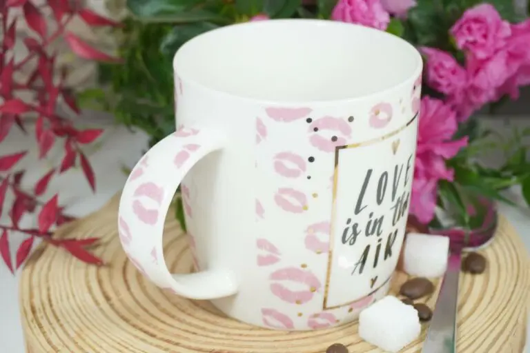 Henkelbecher Sprüche Kaffeetasse Love is in the Air