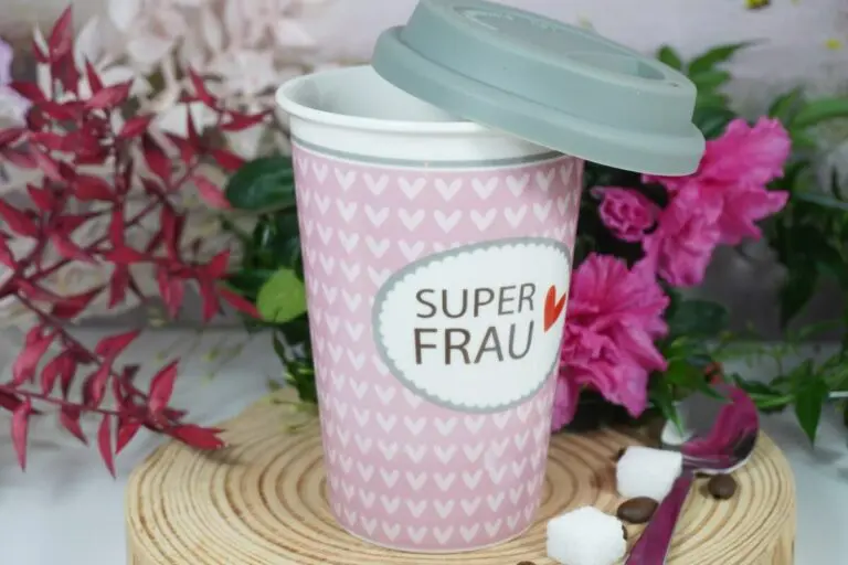 Coffee To Go Becher mit Deckel Superfrau