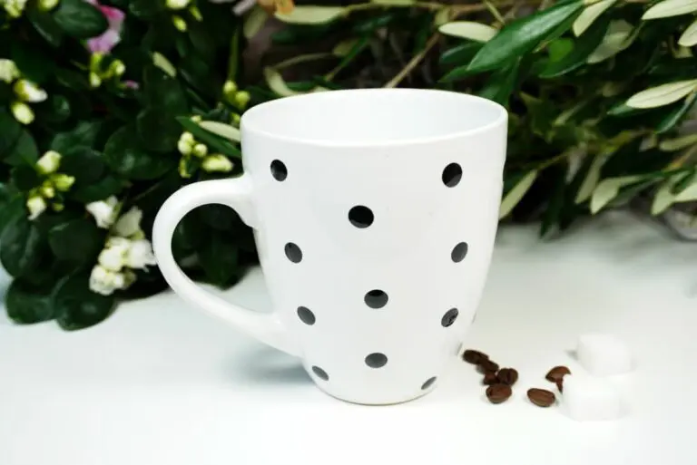 Henkelbecher Sprüche Kaffeetasse Black Pünktchen