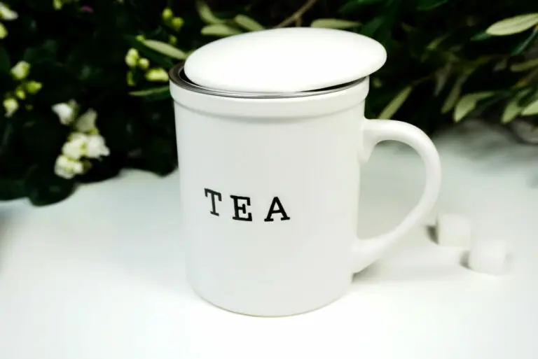 Henkelbecher Teetasse Set mit Deckel & Sieb White Tea