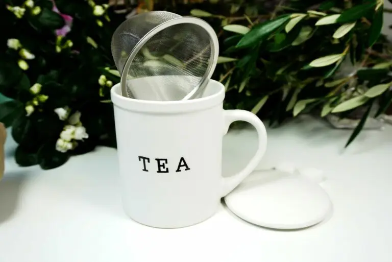 Henkelbecher Teetasse Set mit Deckel & Sieb White Tea