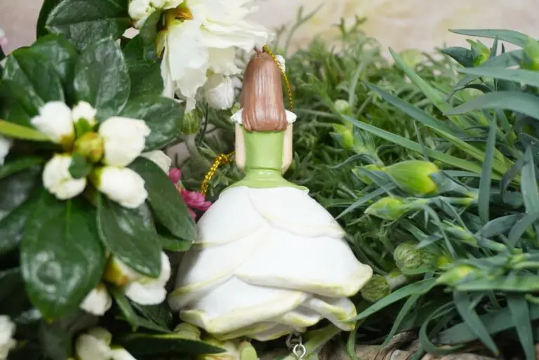 Deko Figur Dekohänger Blumenmädchen White Rose