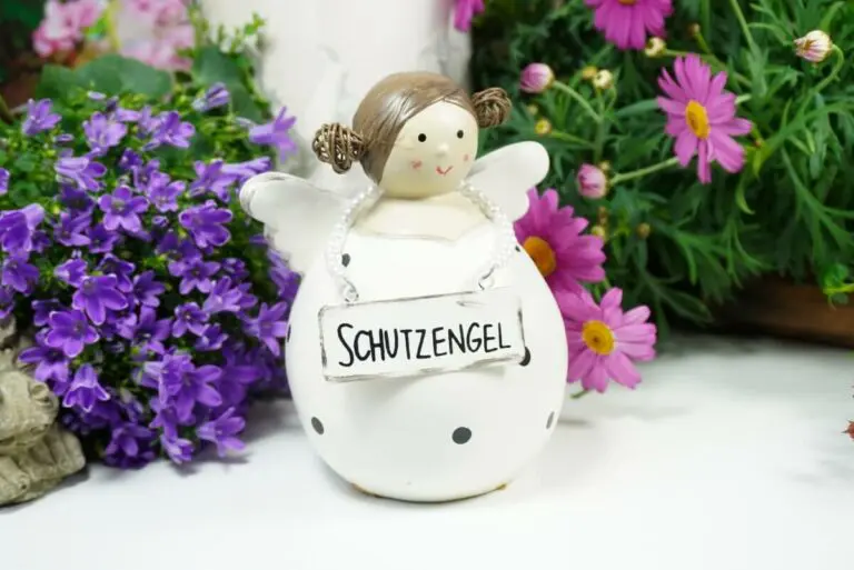 Baden Dekofigur Schutzengel Nana Engel schwarze Punkte