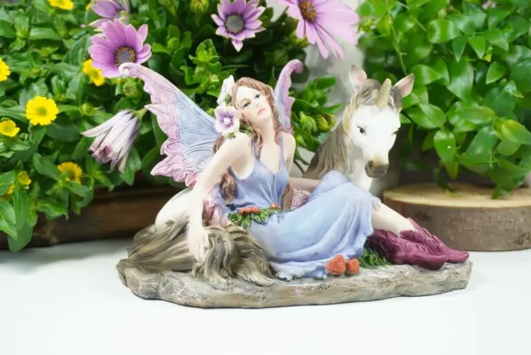 Dekofigur Waldgeist Fee Sapphir Blumenfee mit Einhorn