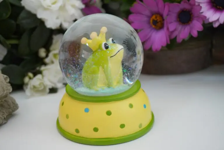Pape Schneekugel Glimmerkugel Sweet Froschkönig GGT