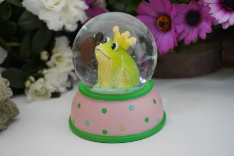 Pape Schneekugel Glimmerkugel Sweet Froschkönig RG