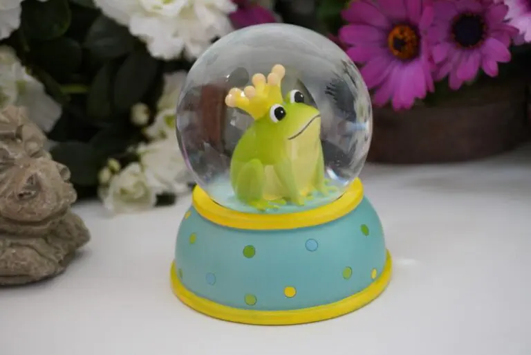 Pape Schneekugel Glimmerkugel Sweet Froschkönig TG