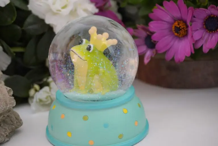 Pape Schneekugel Glimmerkugel Sweet Froschkönig TGG