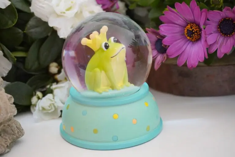 Pape Schneekugel Glimmerkugel Sweet Froschkönig TGG