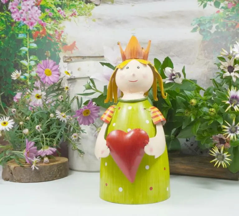 Deko Figur Dekoration Blechpuppe Little König mit Herz