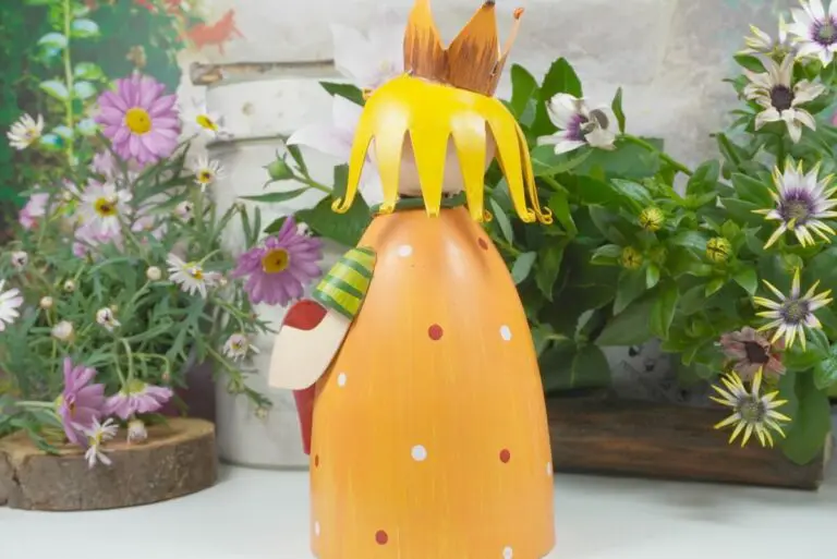 Deko Figur Dekoration Blechpuppe Little König mit Herz Orange