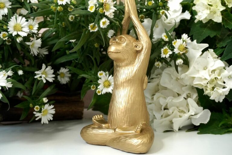 Dekofigur Yogafigur Affe im Sukhasana Sitz Gold