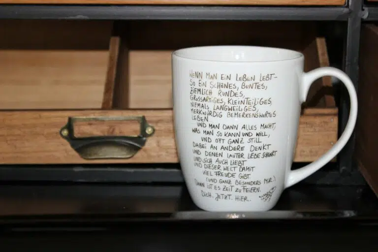 edition Gute Geister Porzellanbecher - Henkelbecher - Sprüche Tasse - Wenn man ein Leben lebt