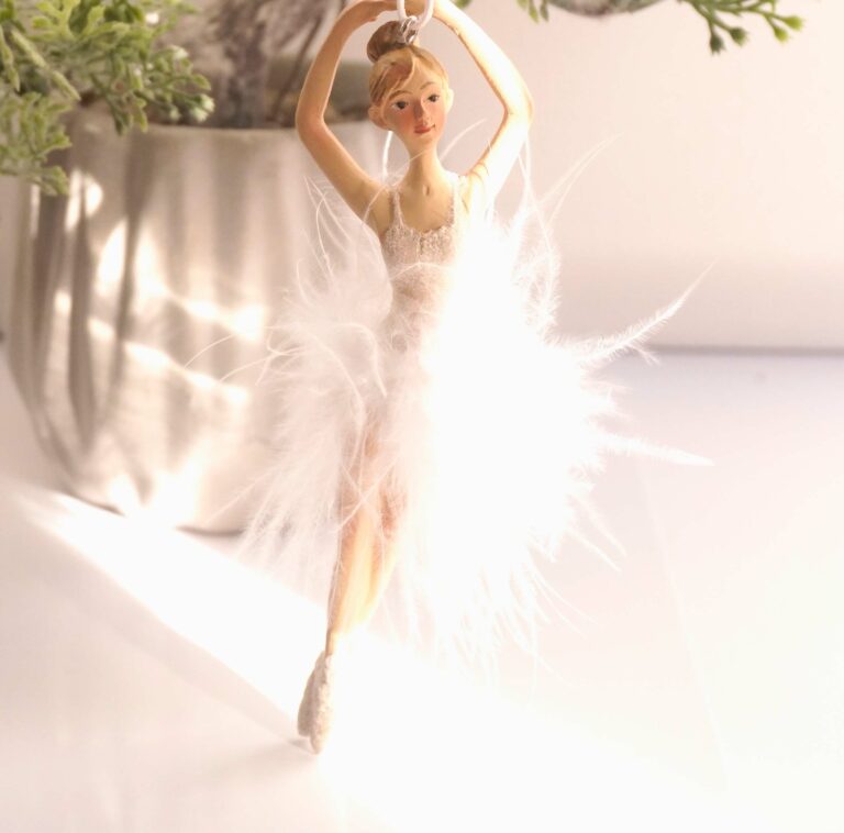 Deko Figur Ballerina Tütü Federn Dekohänger