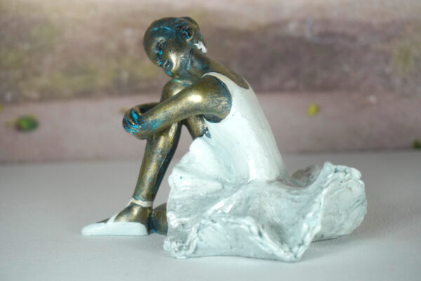 Ballerina Grazil Ballett Figur Dekofigur Tanzpause