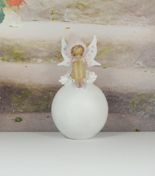 Dekofigur Blumenmädchen Fee Elfe auf Kugel