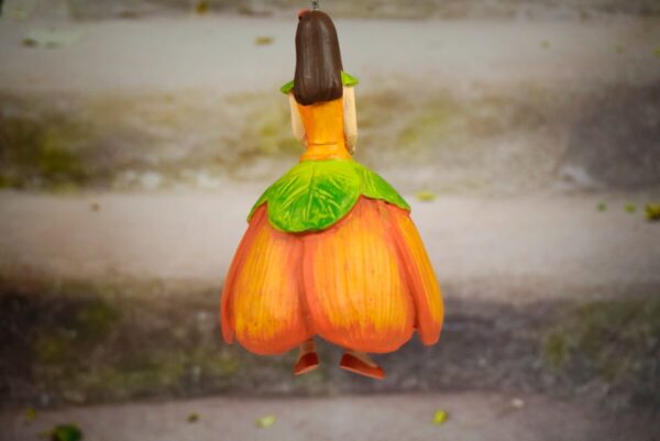 Deko Figur Blumenmädchen Kapuzinerkressemädchen zum Hängen