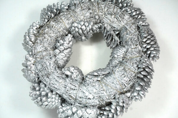 Deko Kranz Winterkranz Naturkranz Tischkranz Herbstkranz Zapfen Silber Platinum 25 cm ∅
