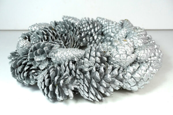 Deko Kranz Winterkranz Naturkranz Tischkranz Herbstkranz Zapfen Silber Platinum 25 cm ∅