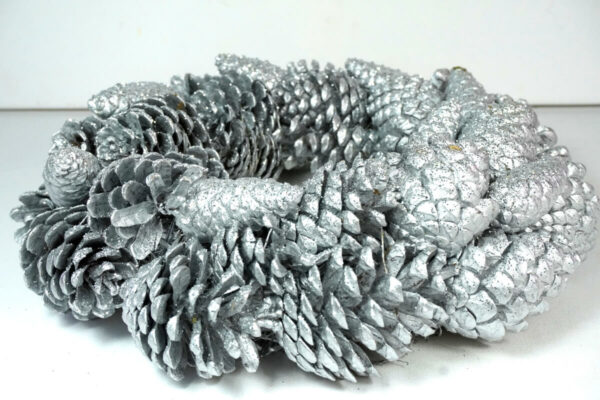 Deko Kranz Winterkranz Naturkranz Tischkranz Herbstkranz Zapfen Silber Platinum 25 cm ∅